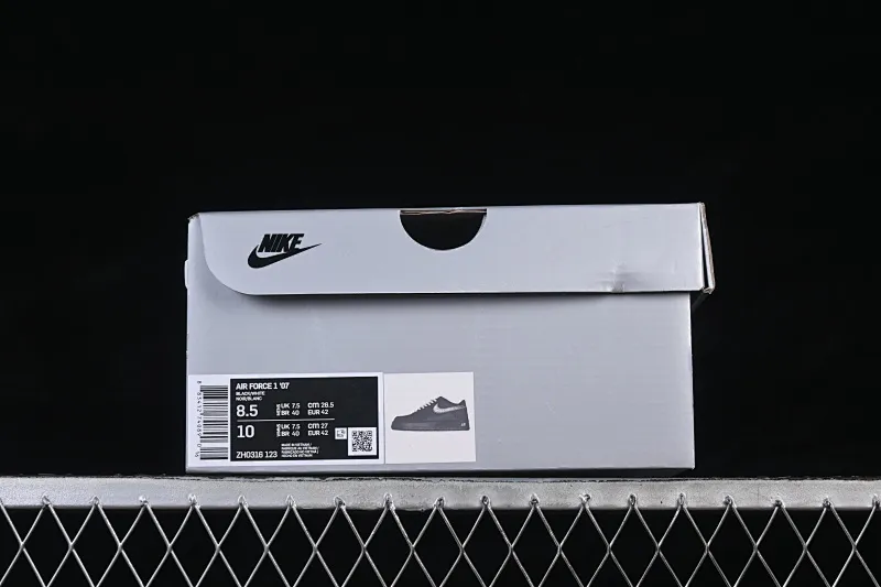 All categories Nk Air Force 1 Air Force series Nk Air Force 1 Low Air Force low top Nike Air Force 1'07 Low Two-dimensional theme Black pattern hook Air Force 1 low-top casual sneakers ZH0316-123
